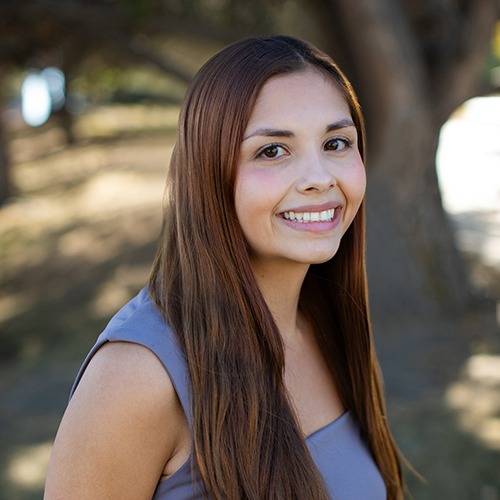 Alondra Hernandez headshot.